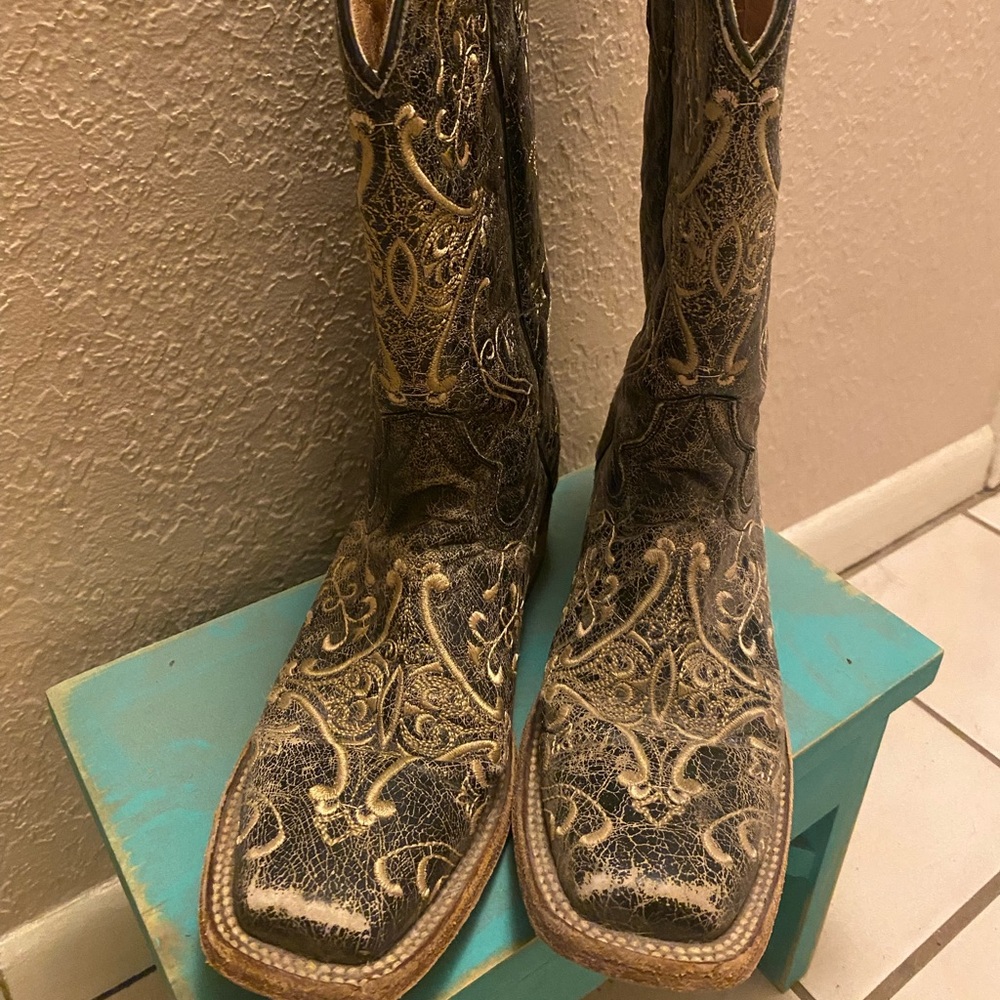Circle G Brown and Gold Ankle Boots